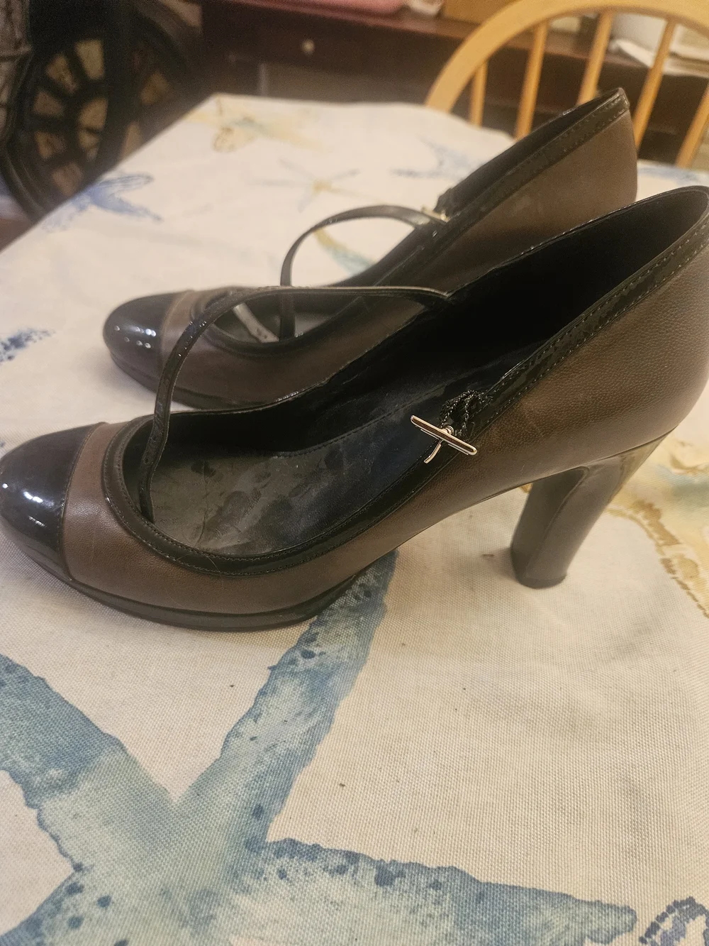 Lauren Ralph Lauren Brown and Black Cap-Toe Mary Jane Pumps. Very Good Condition